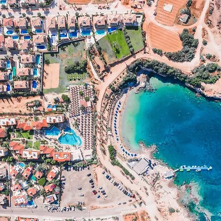 Pant Poly Villa Protaras