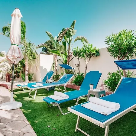 Pant Poly Villa Protaras