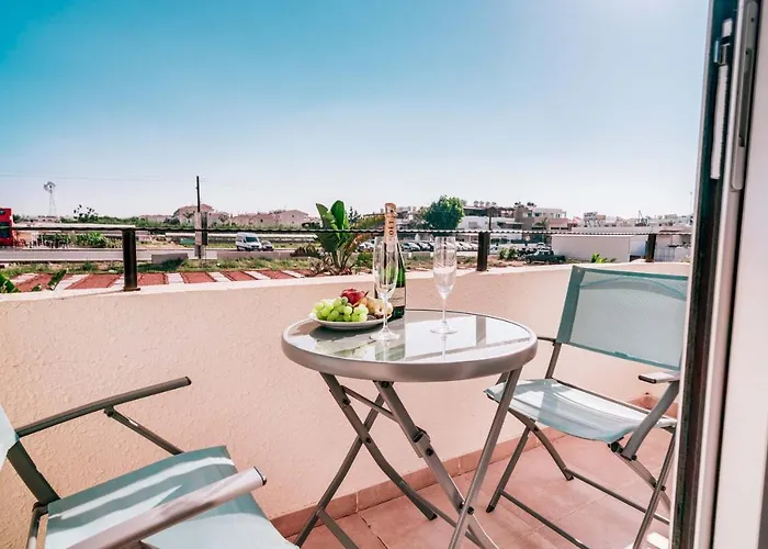 Pant Poly Villa Protarász